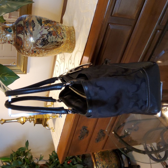 Coach F23294 Park Signature Carryall - Black - Picture 5 of 16